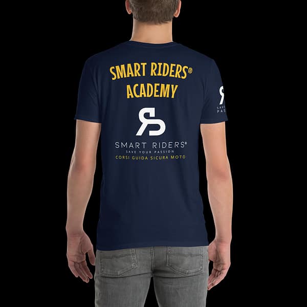 unisex-basic-softstyle-t-shirt-navy-back-67fe158650edc.jpg Maglietta unisex a maniche corte Academy
